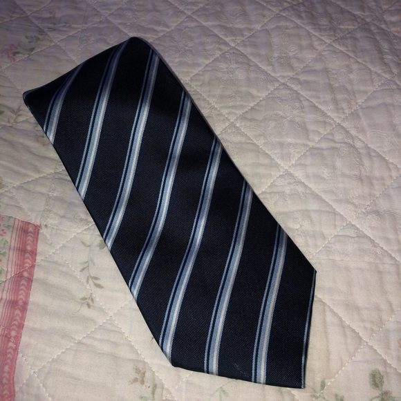 Enrico Coveri. Handmade Blue and white Silk Striped Tie - Picture 6 of 6